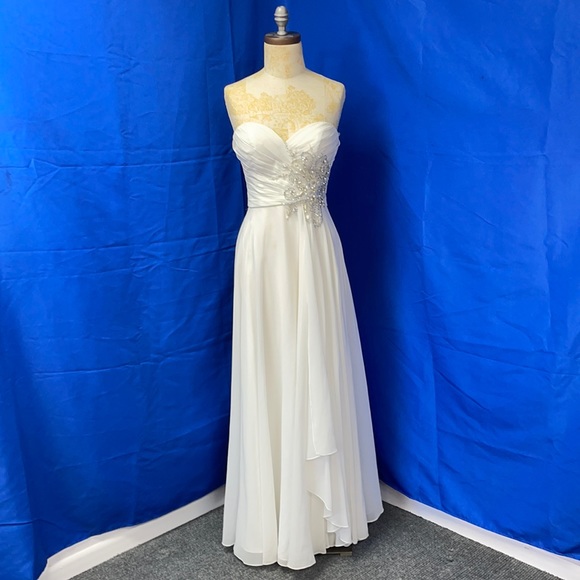White strapless evening gown, could be used for a wedding (416) - Picture 1 of 5